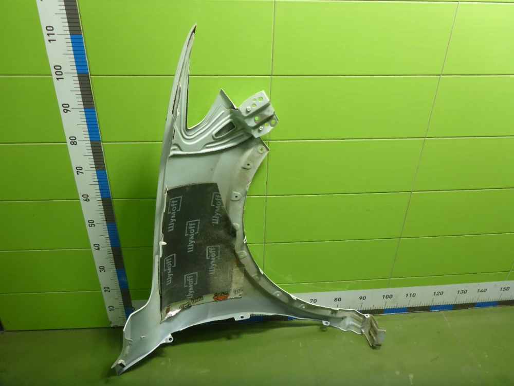 Крыло переднее левое