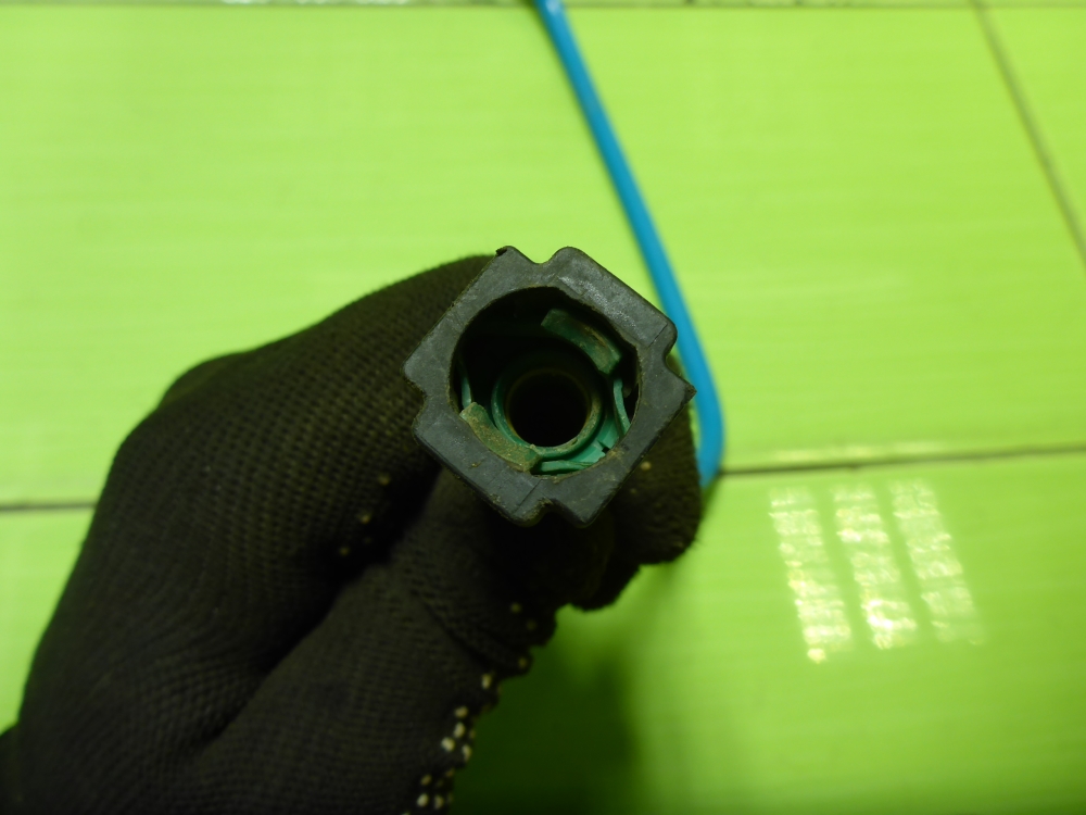 Трубка топливная