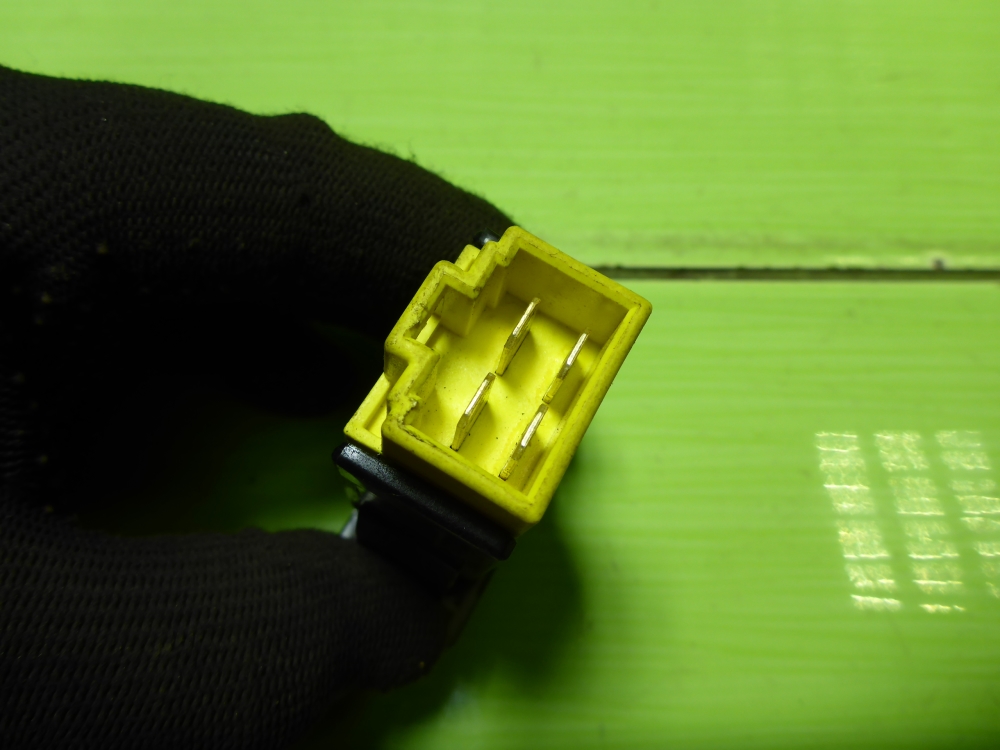 Кнопка обогрева заднего стекла