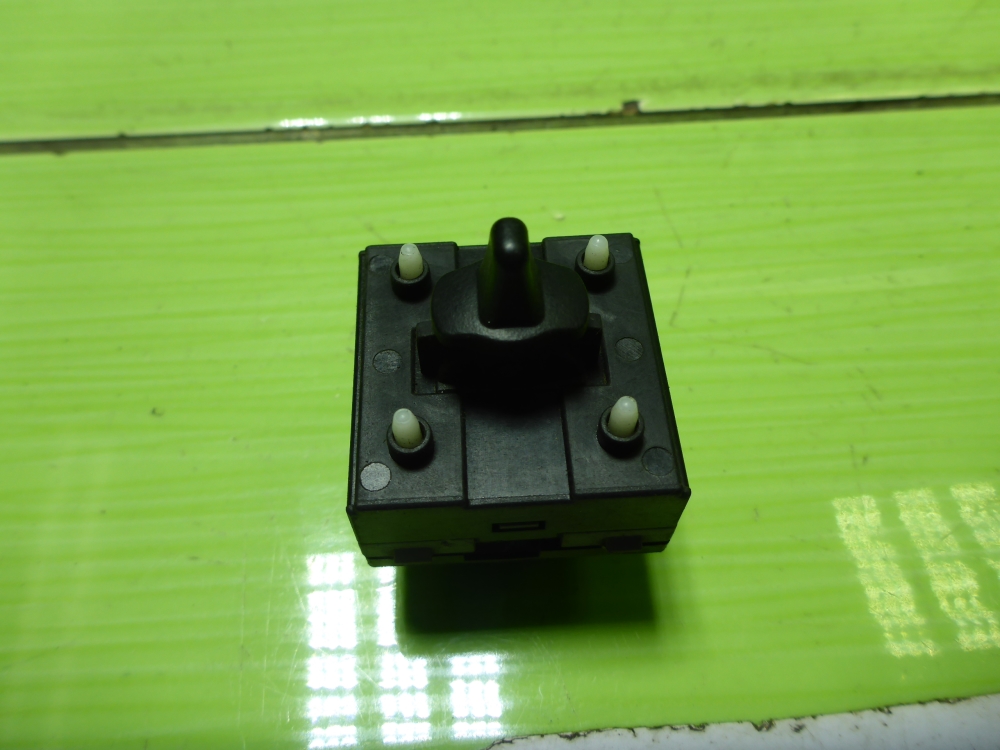 Переключатель регулировки зеркал