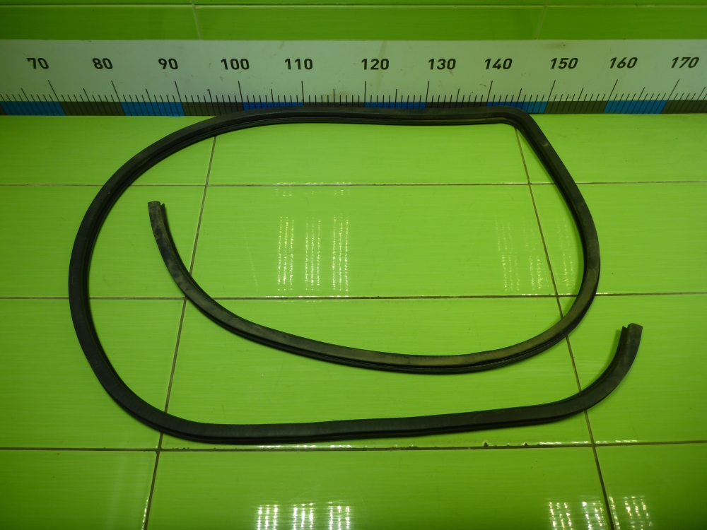 Уплотнитель двери