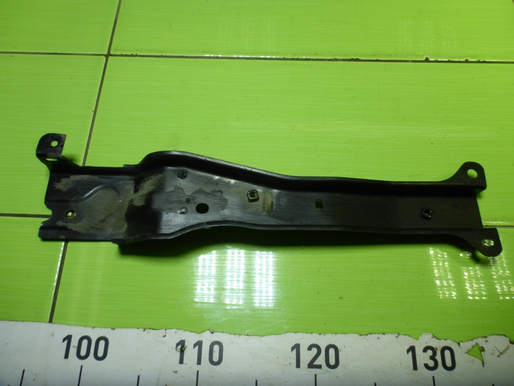 Кронштейн передней панели