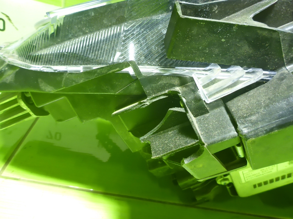 Фара правая