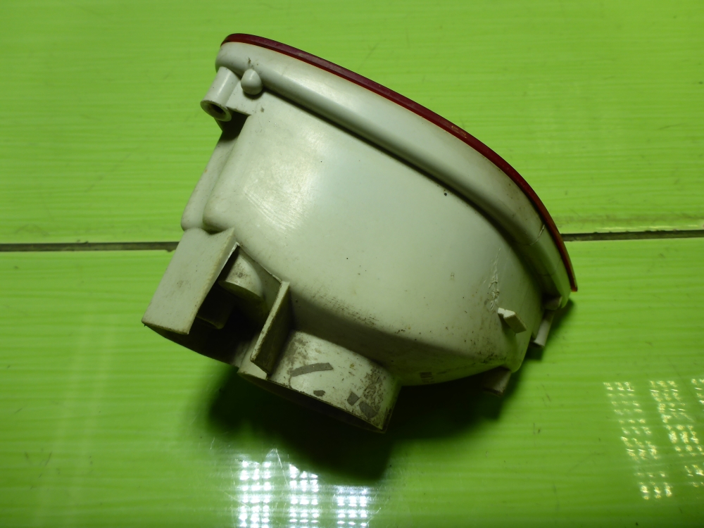 Фонарь задний в бампер левый