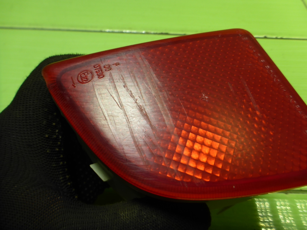 Фонарь задний в бампер правый