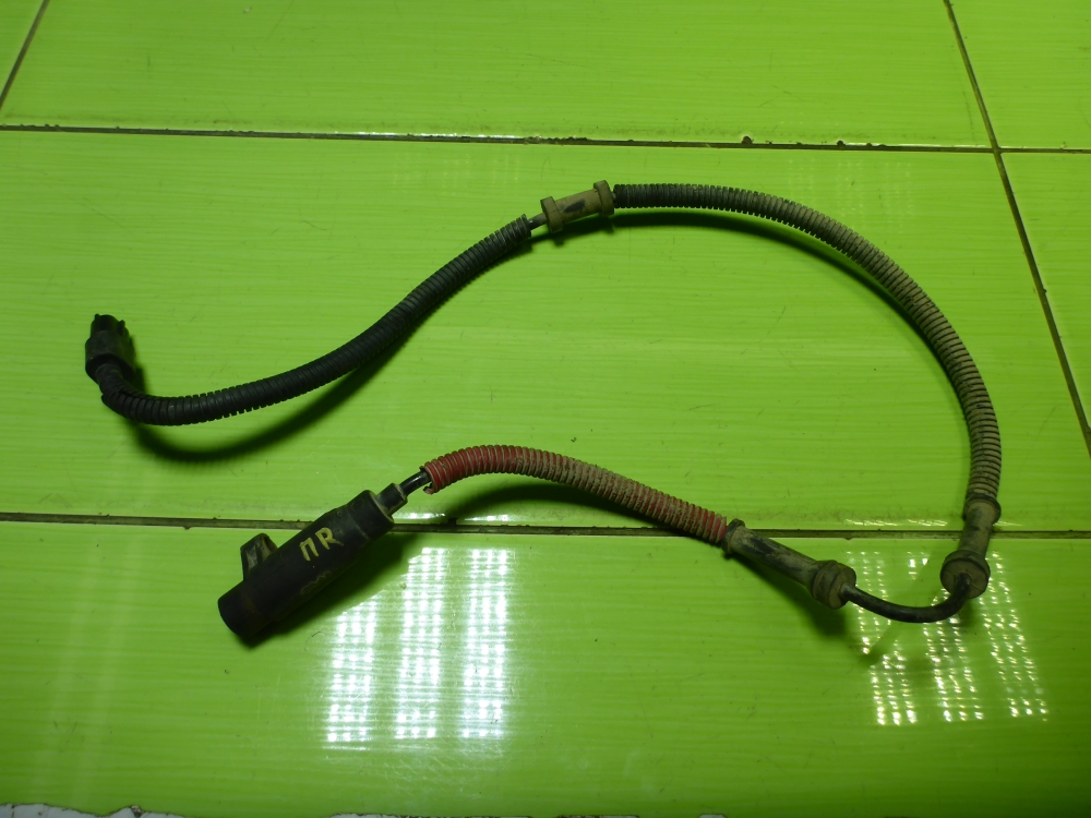 Датчик ABS передний правый