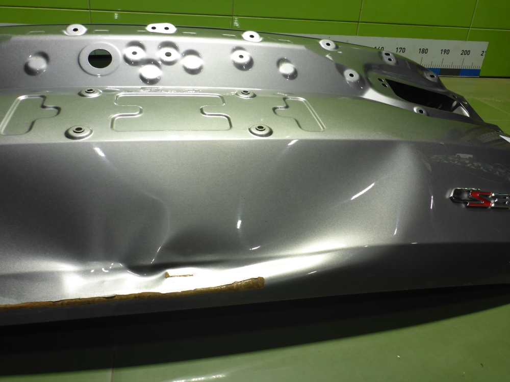 Дверь багажника