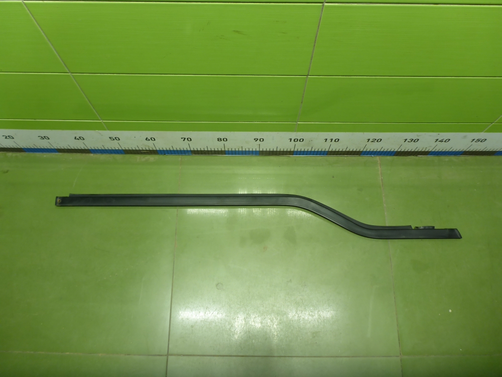 Накладка стекла переднего правого