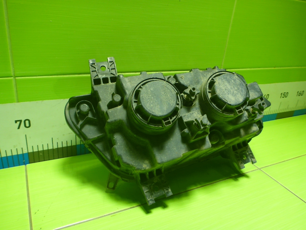 Фара противотуманная левая