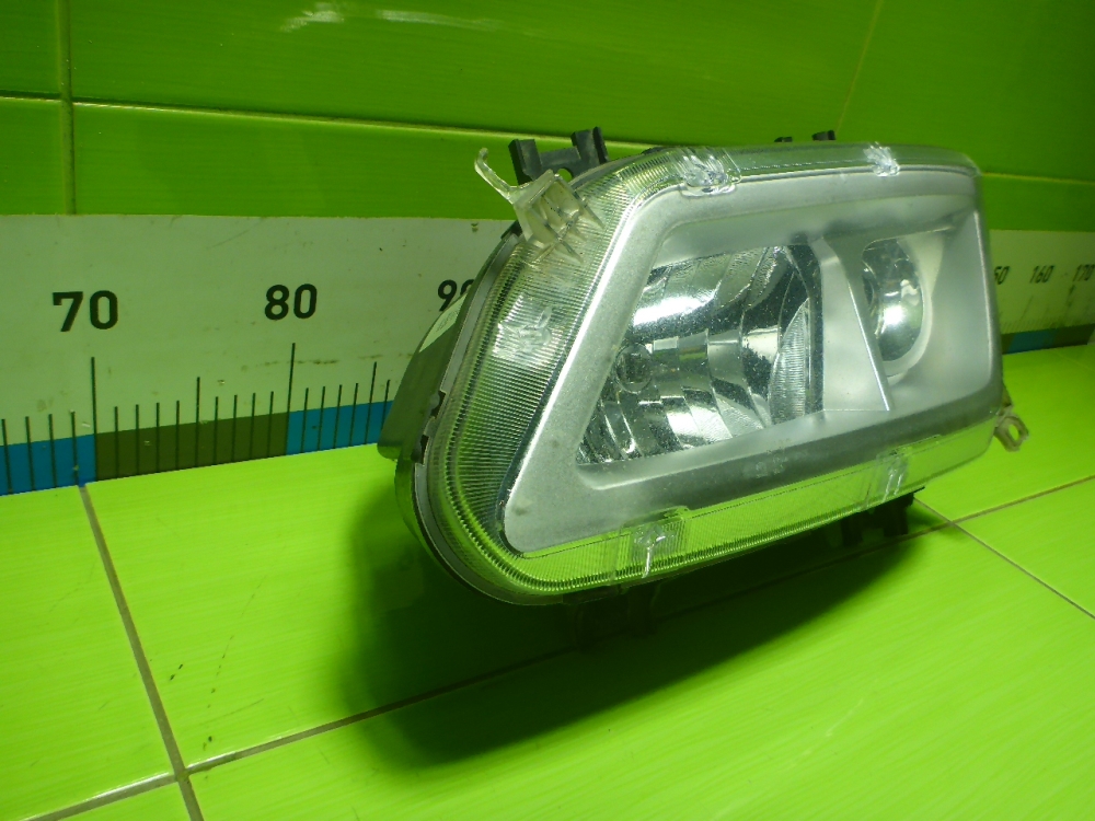 Фара противотуманная левая