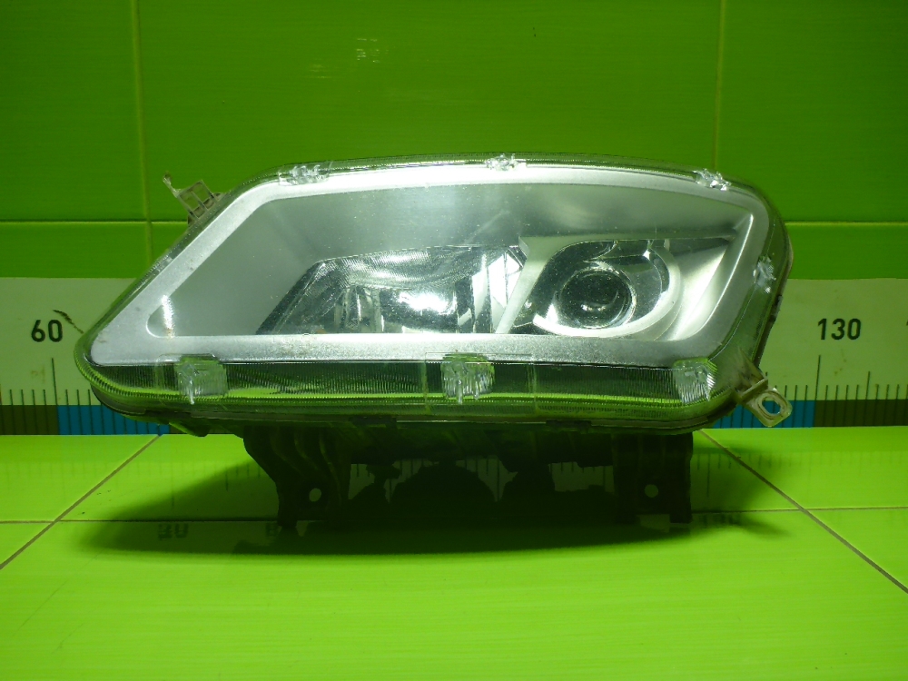 Фара противотуманная левая