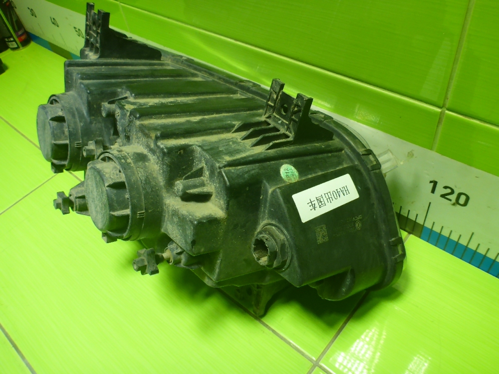 Фара противотуманная левая