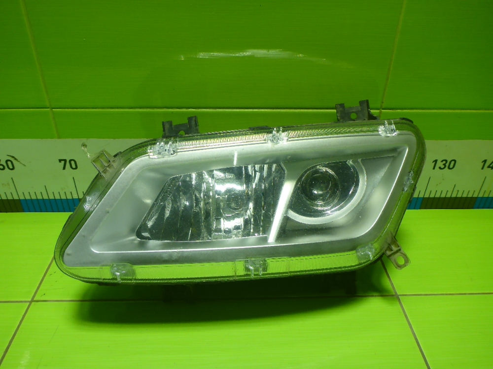 Фара противотуманная левая