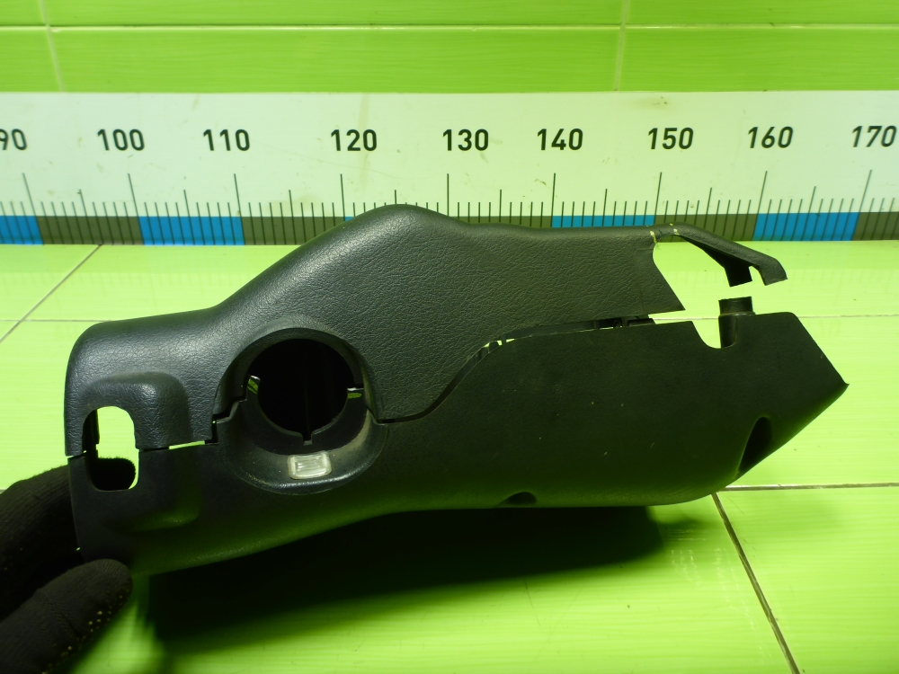 Кожух рулевой колонки