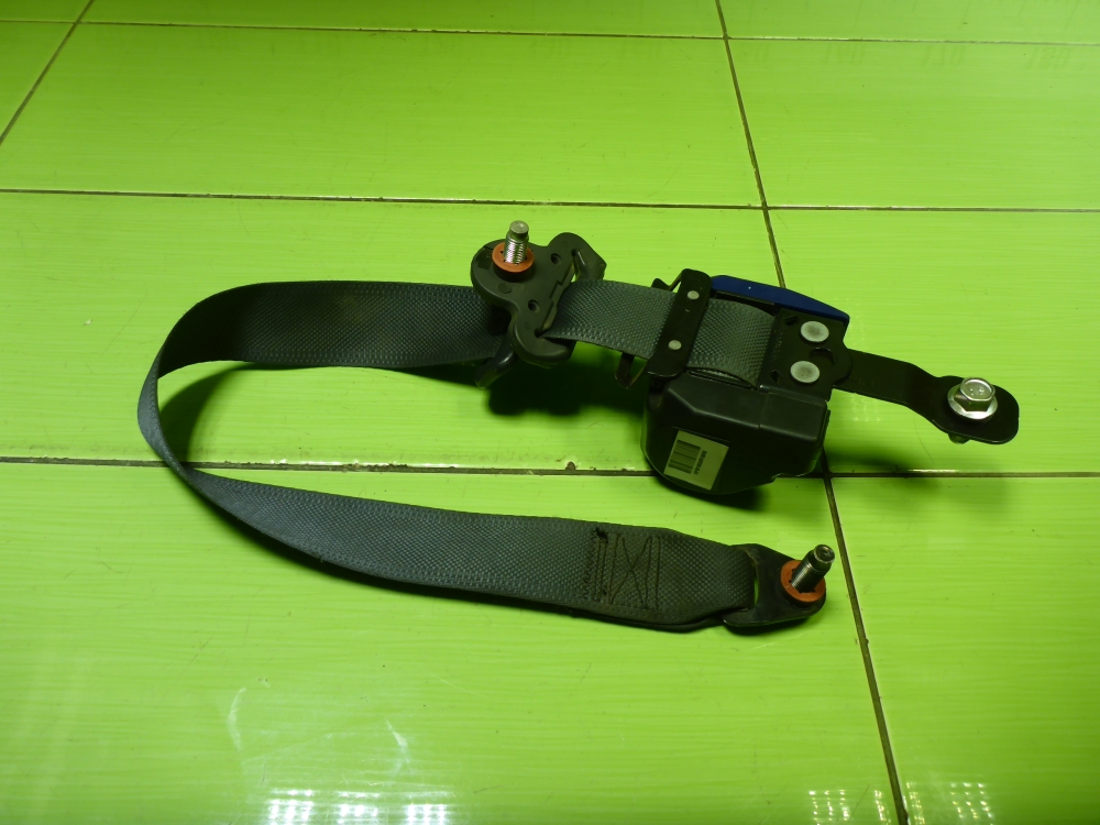 Ремень безопасности