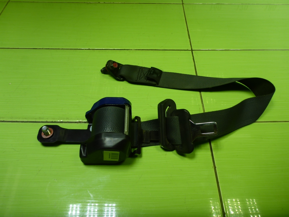 Ремень безопасности