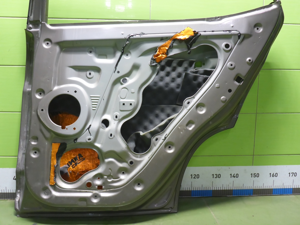 Дверь задняя правая