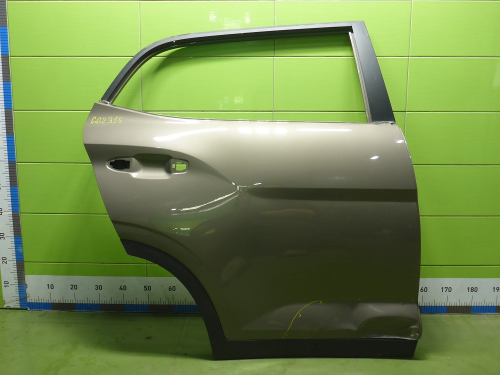 Дверь задняя правая