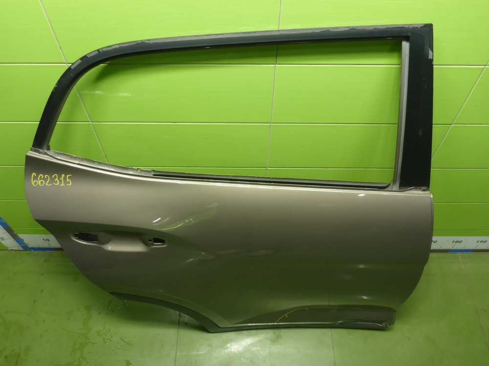 Дверь задняя правая