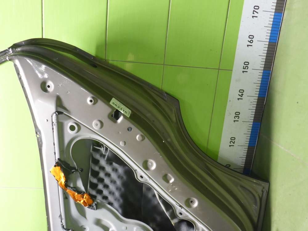 Дверь задняя правая