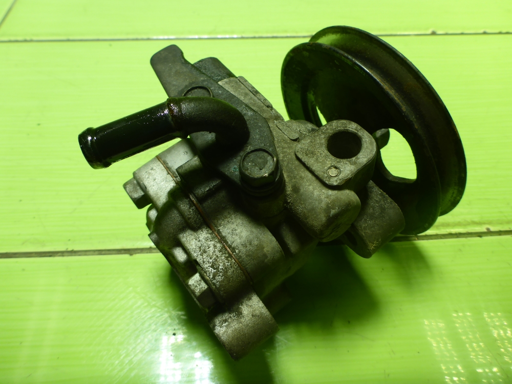 Насос ГУР (гидроусилитель руля)