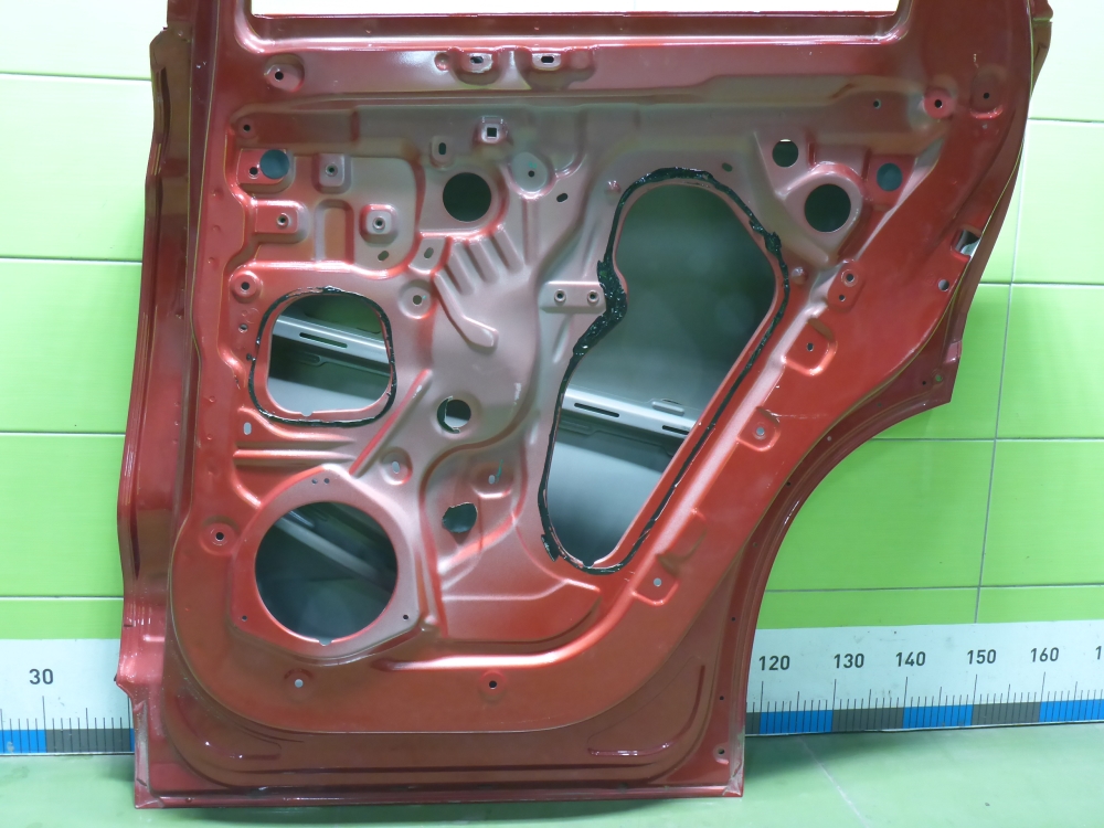 Дверь задняя правая