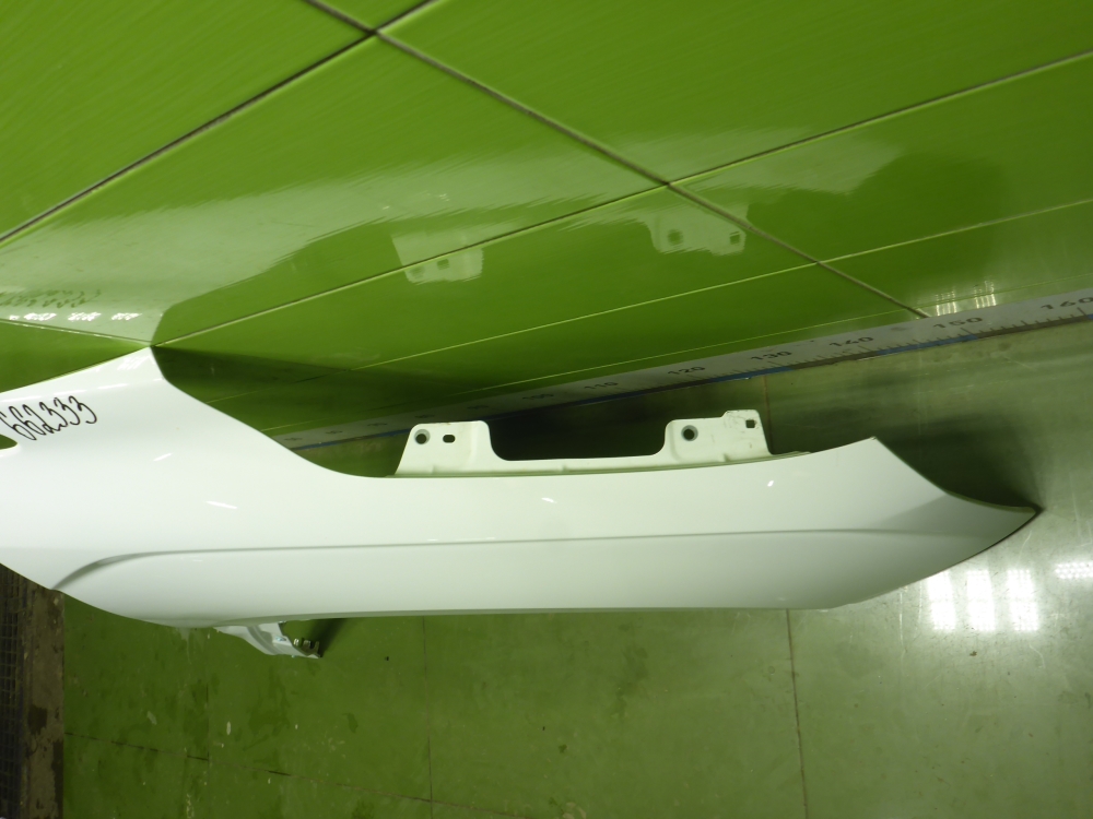 Крыло переднее правое