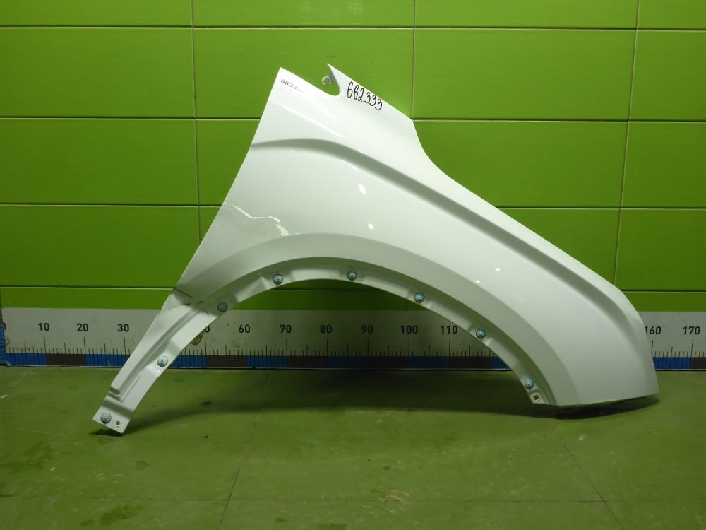 Крыло переднее правое