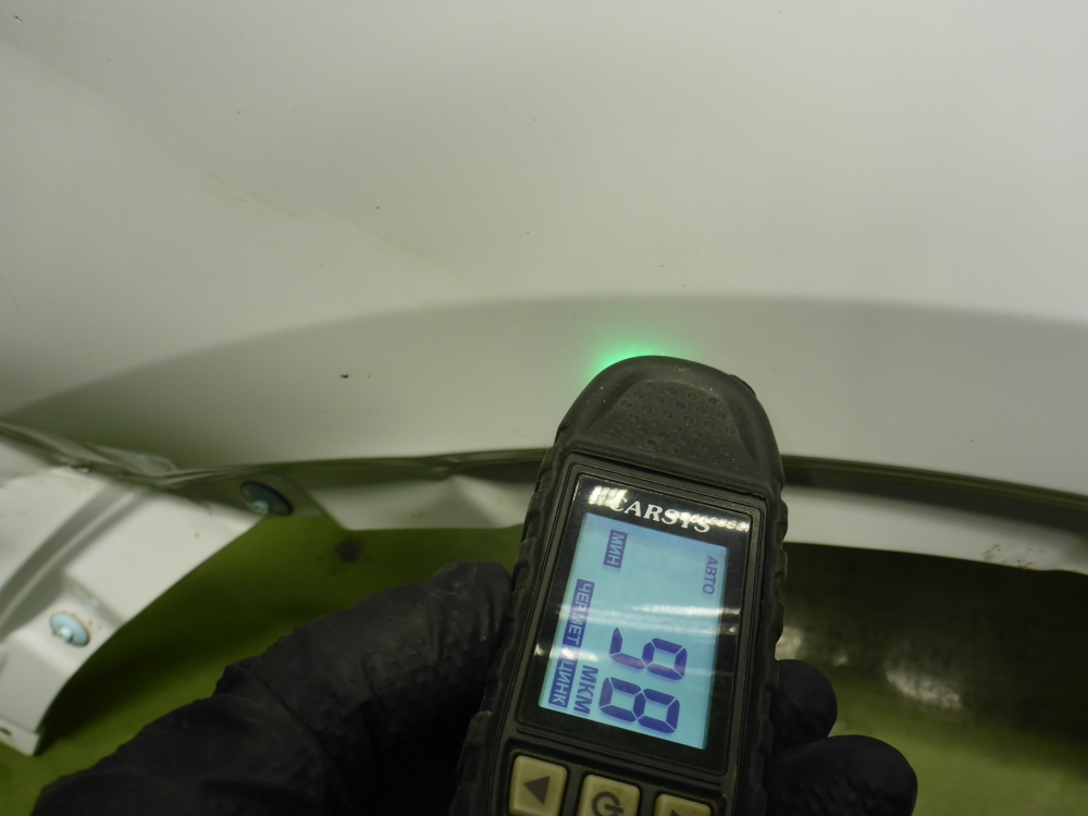 Крыло переднее правое