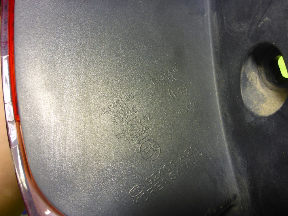 Фонарь задний наружный левый