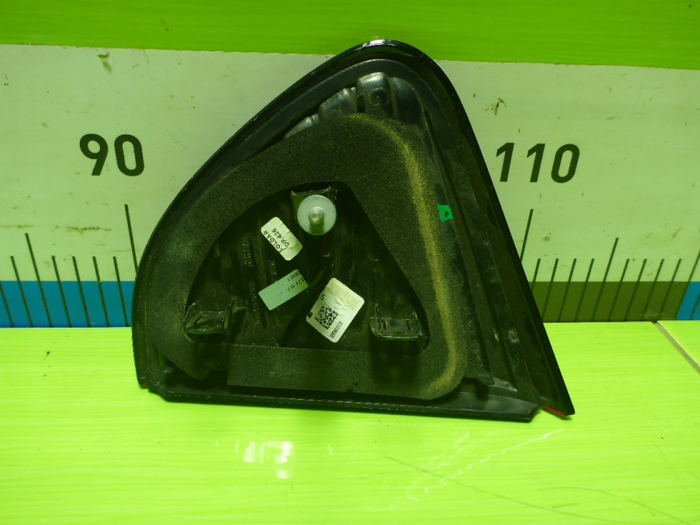 Фонарь задний внутренний левый