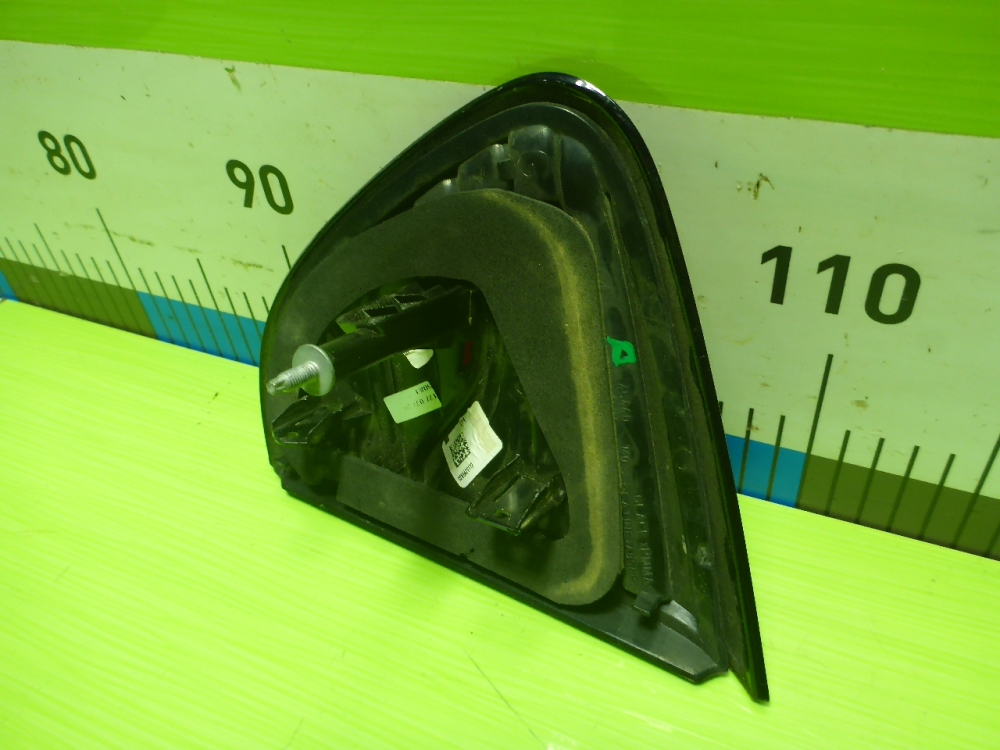 Фонарь задний внутренний левый