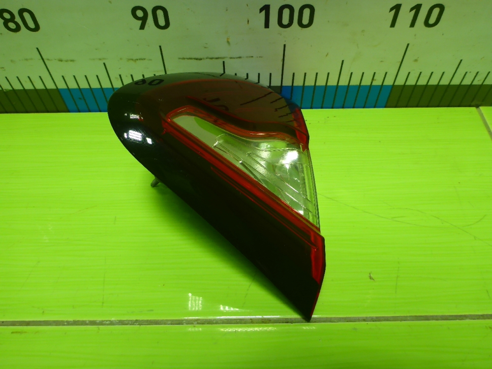 Фонарь задний внутренний левый