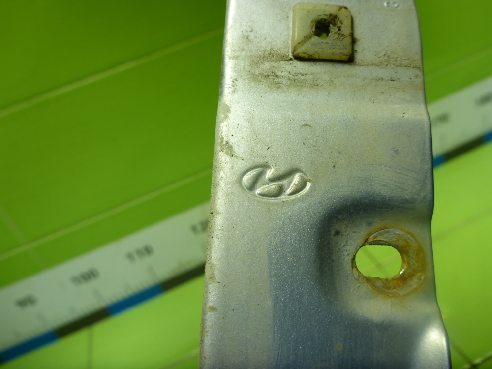 Крыло переднее правое