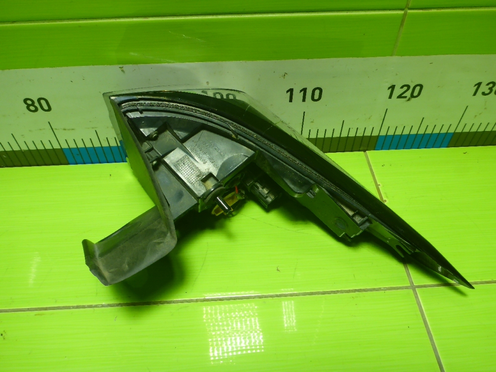 Фонарь задний наружный левый