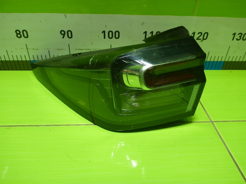 Фонарь задний наружный левый