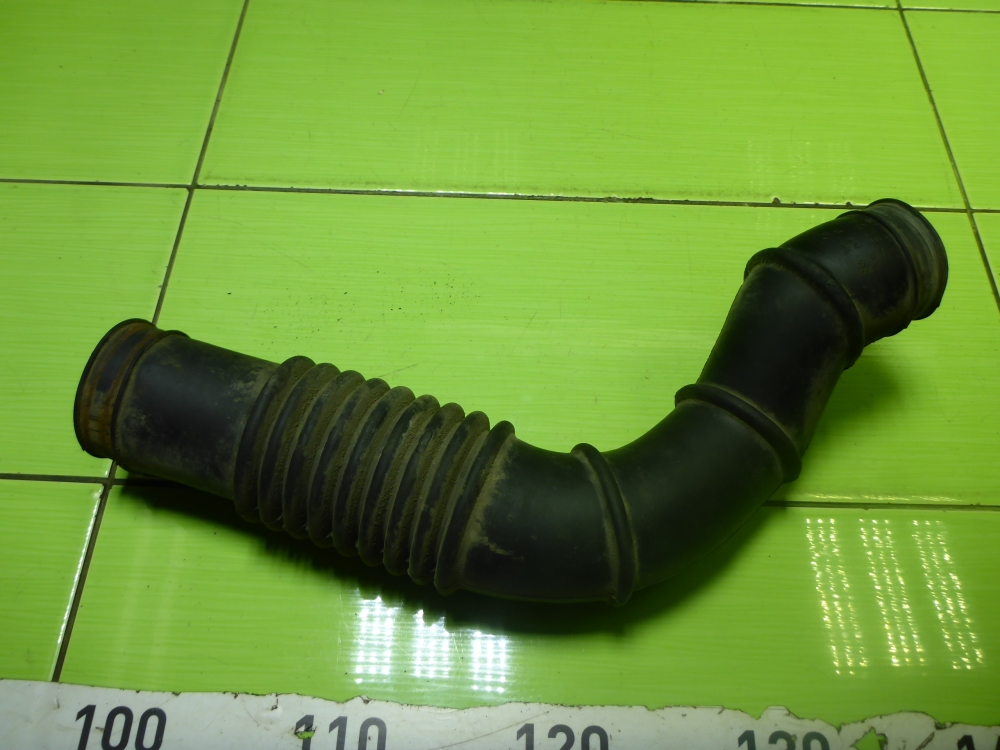 Патрубок воздушного фильтра