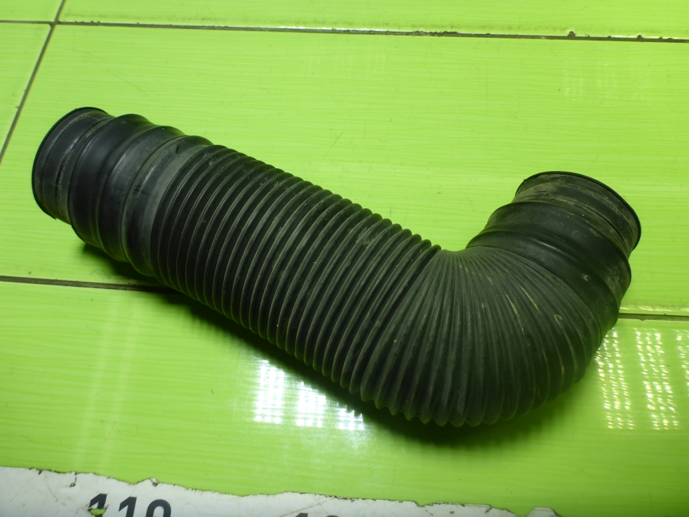 Патрубок воздушного фильтра