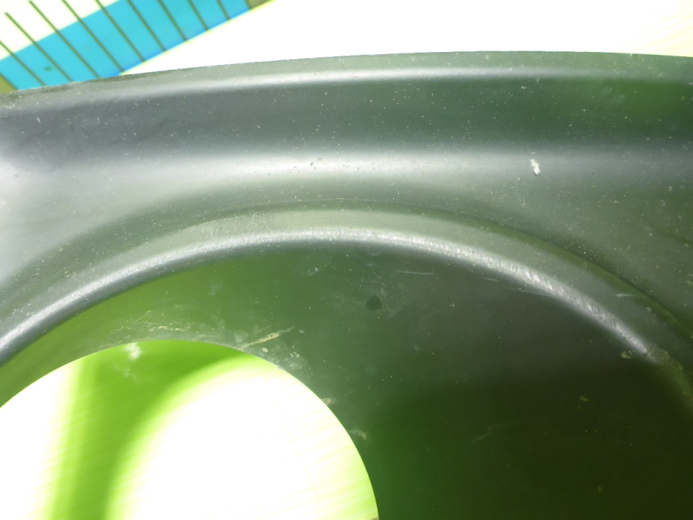 Рамка противотуманной фары правой