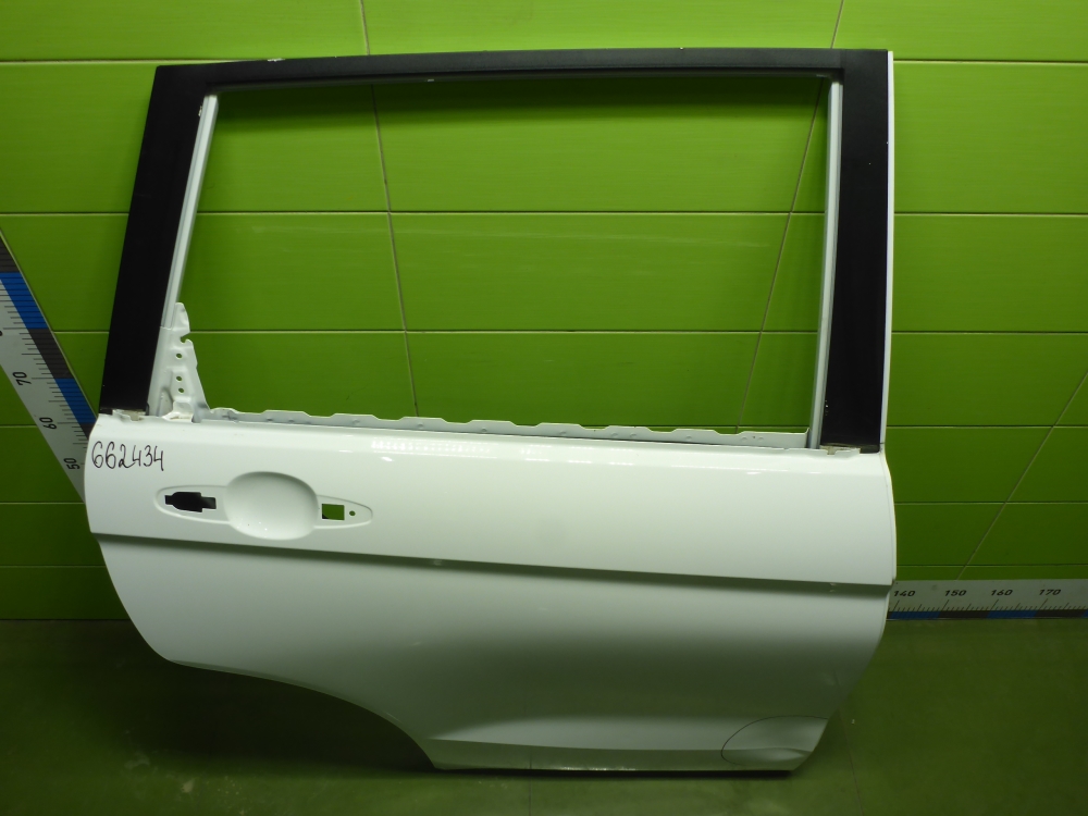 Дверь задняя правая