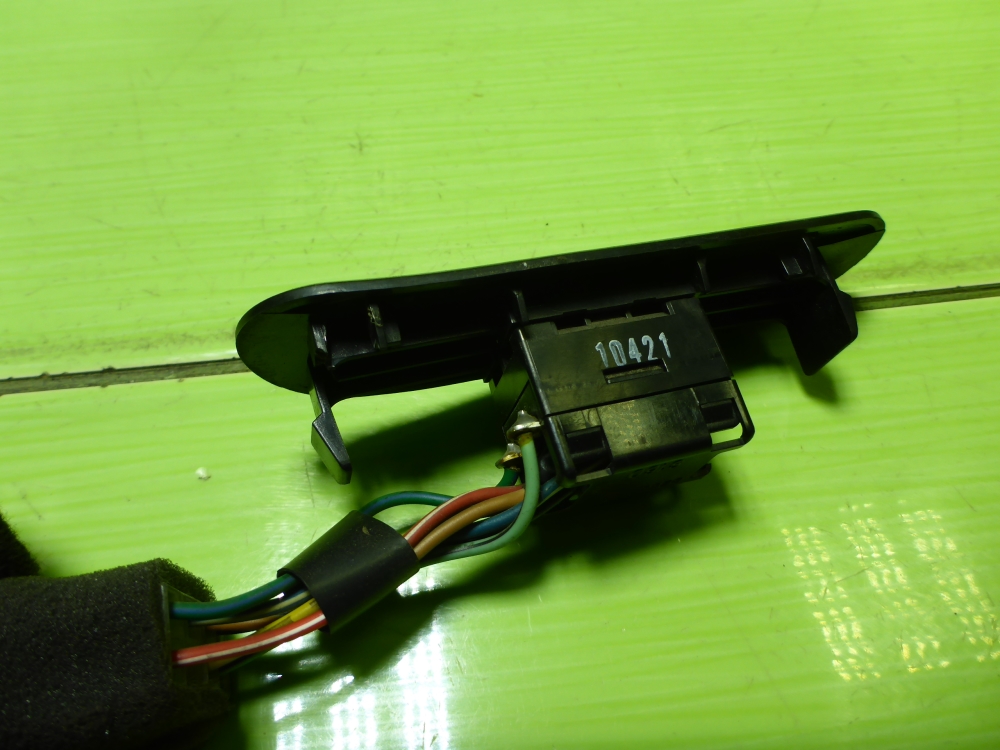 Кнопка стеклоподъемника