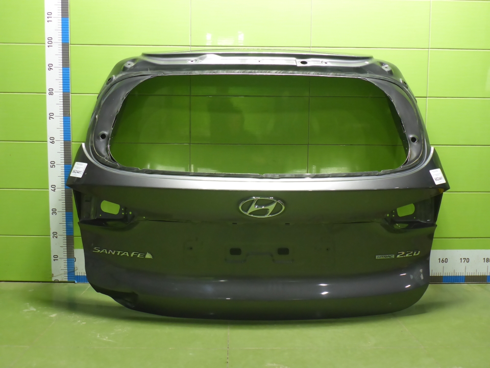 Дверь багажника