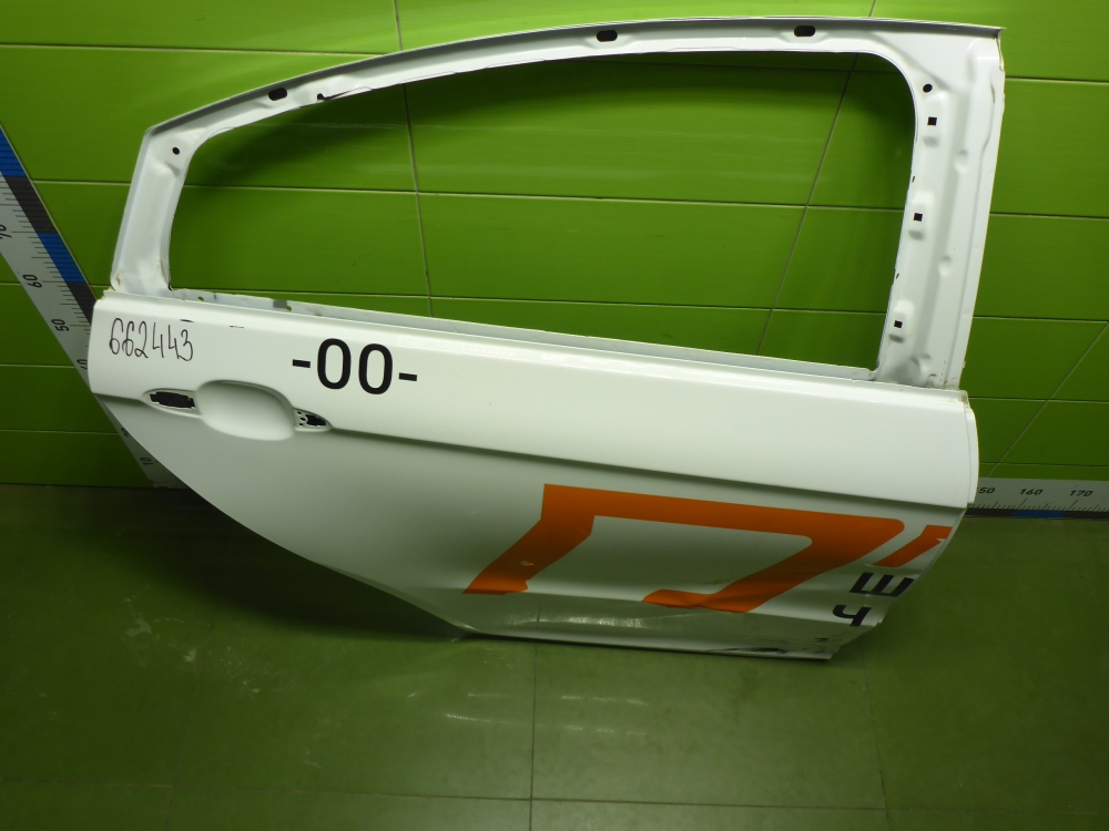 Дверь задняя правая