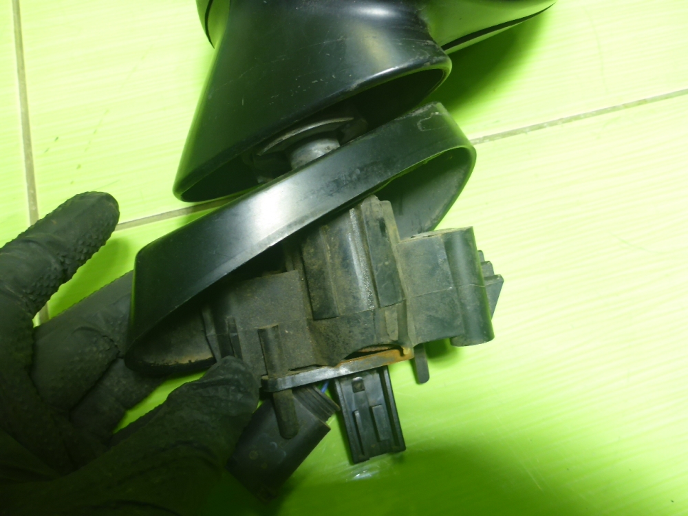 Зеркало правое электрическое