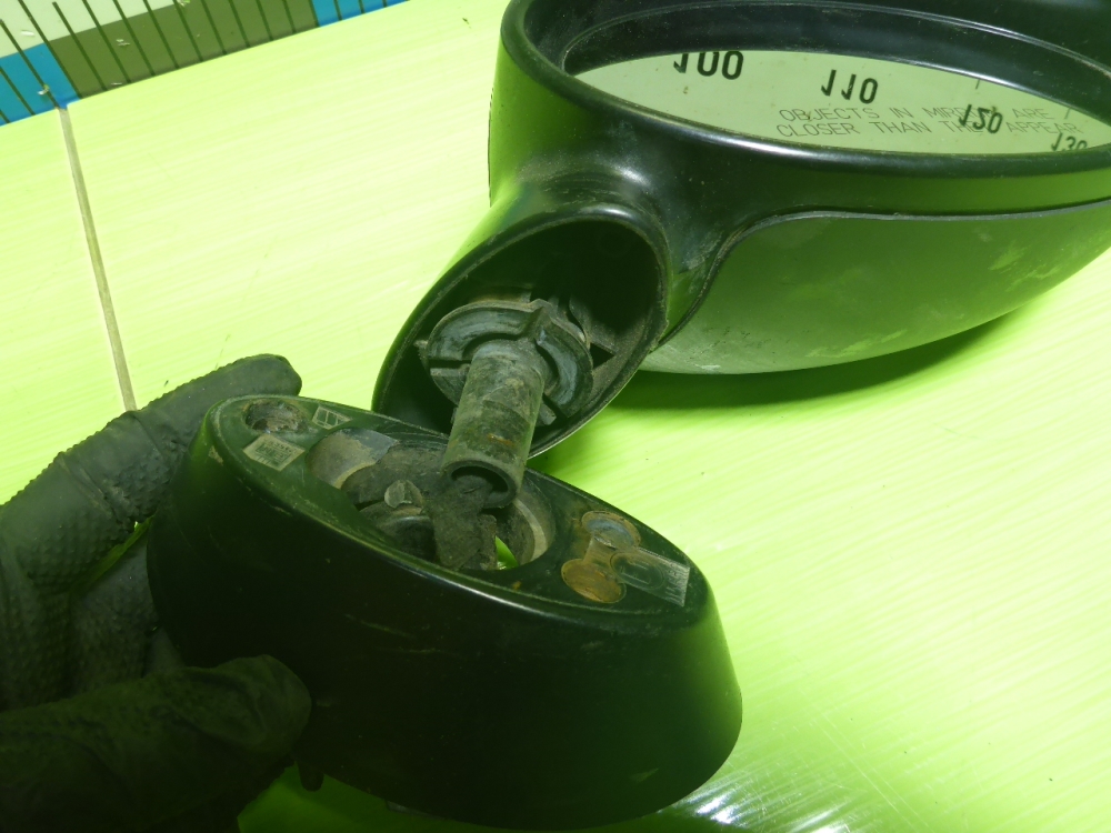 Зеркало правое электрическое