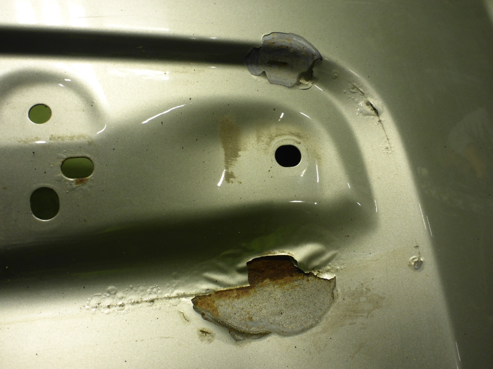 Дверь багажника