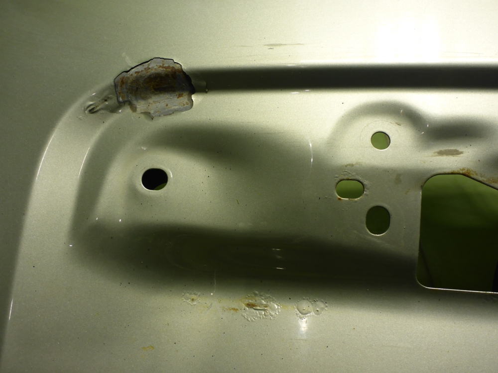 Дверь багажника