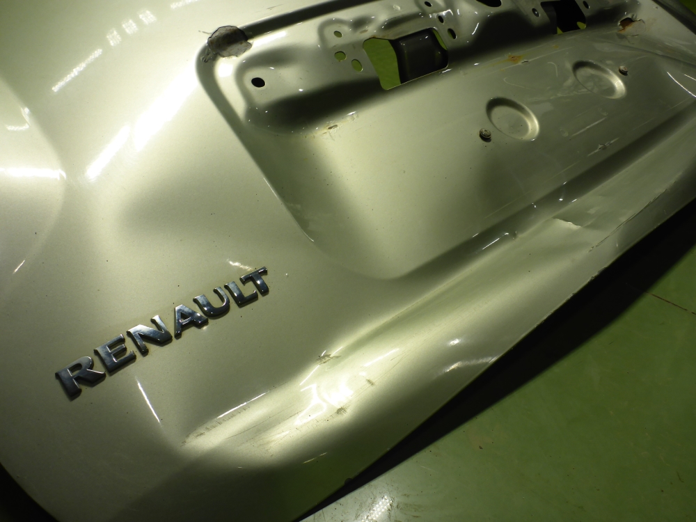 Дверь багажника