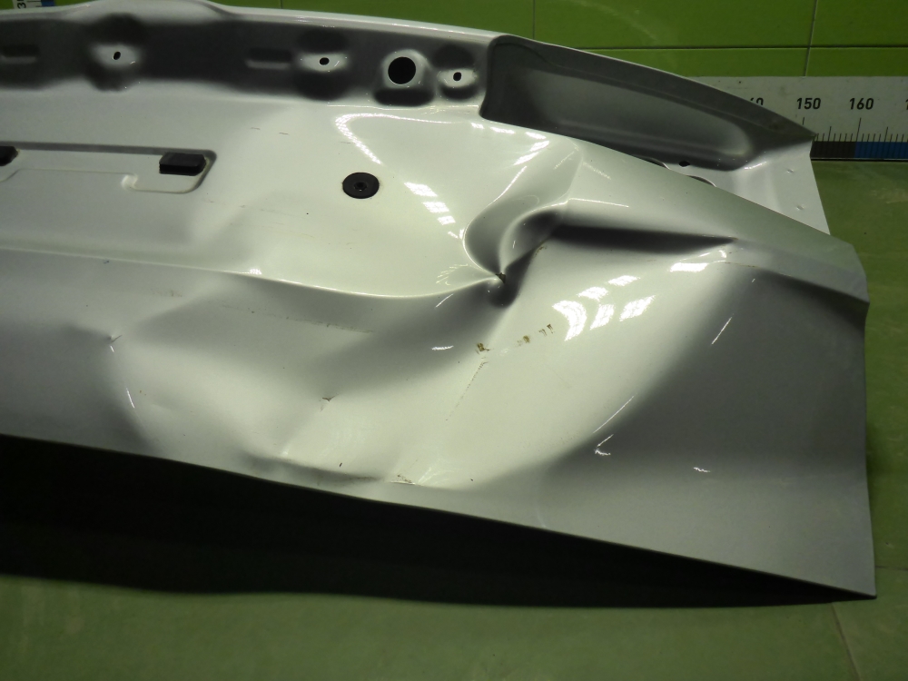 Дверь багажника