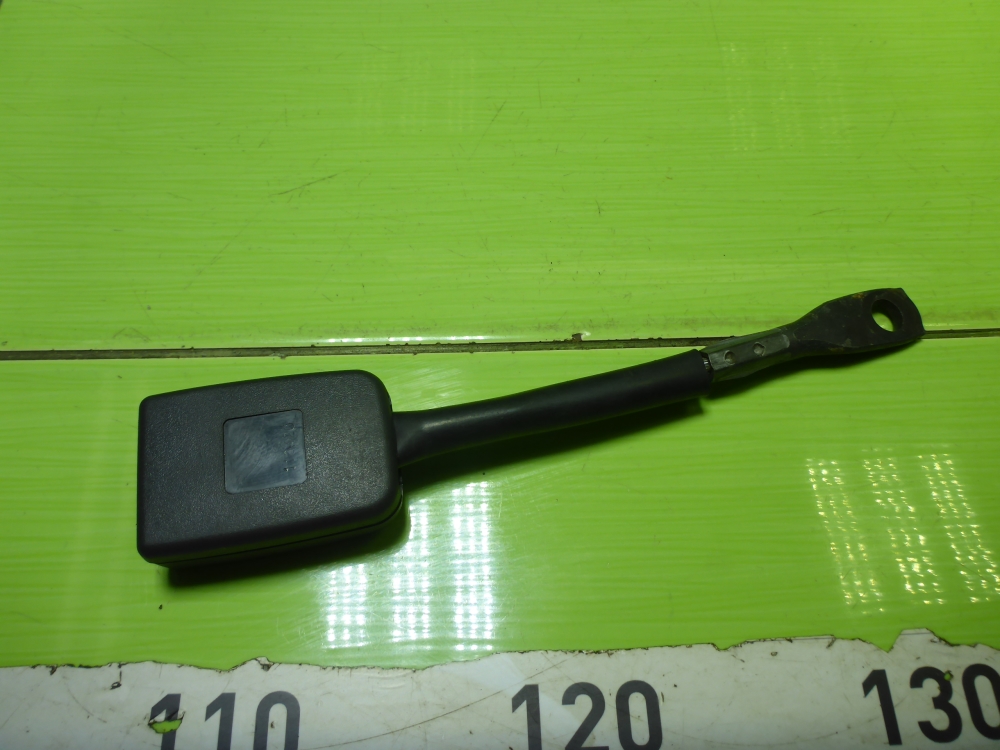 Ответная часть ремня безопасности